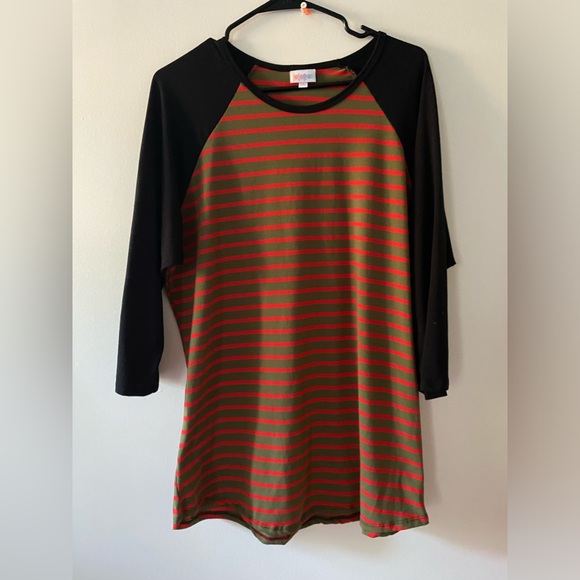 5 for 25 🎃 Lularoe Randy baseball striped T-shirt in like New Condition - Picture 1 of 6